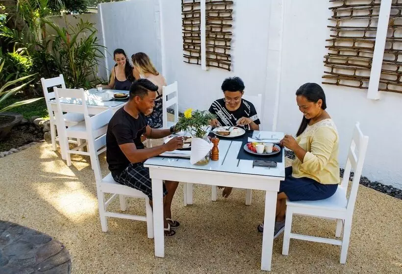 Hotelli Liquid Dive Resort