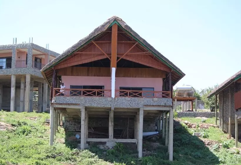 هتل Milimani Beach Resort