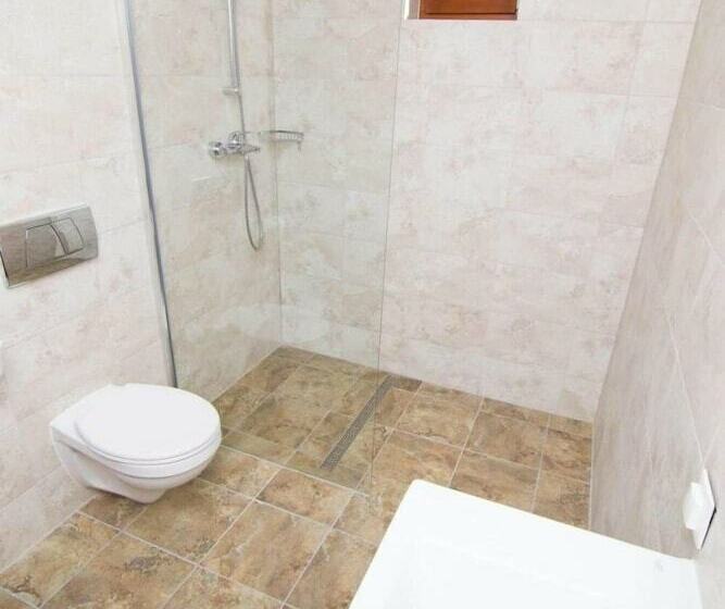 پانسیون Continental Boutique Rooms