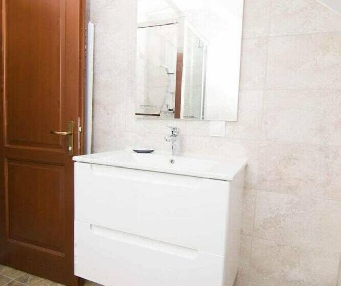 پانسیون Continental Boutique Rooms