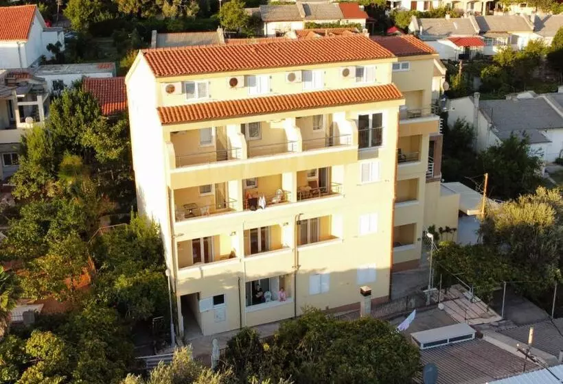 Vila Lena