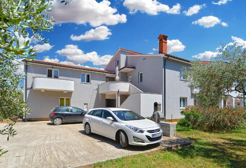 Apartments Elizabeta 1701