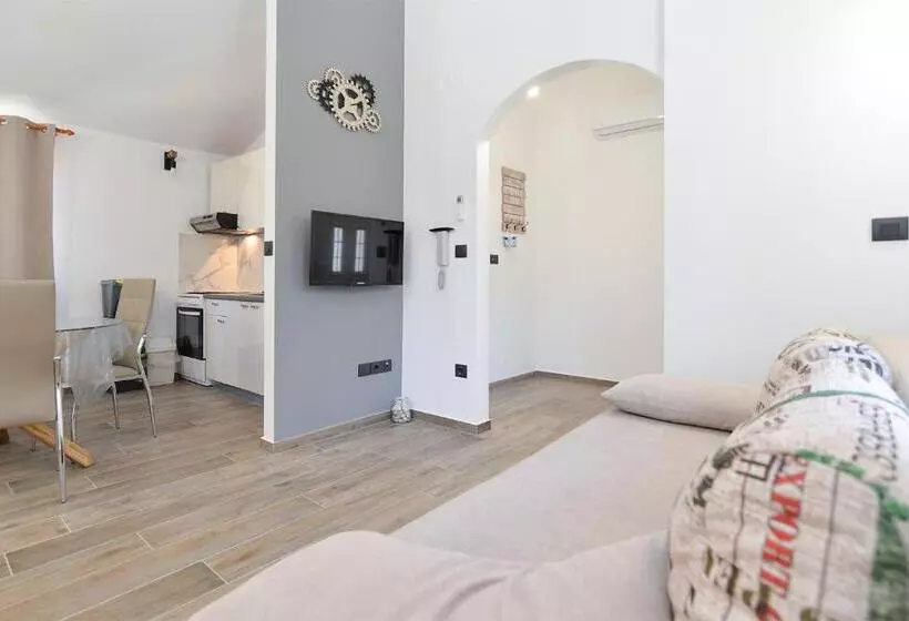 Apartments Elizabeta 1701