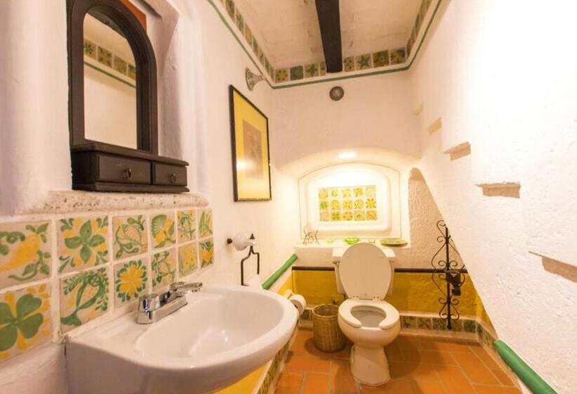 تختخواب و صبحانه Sanbernabé Tres