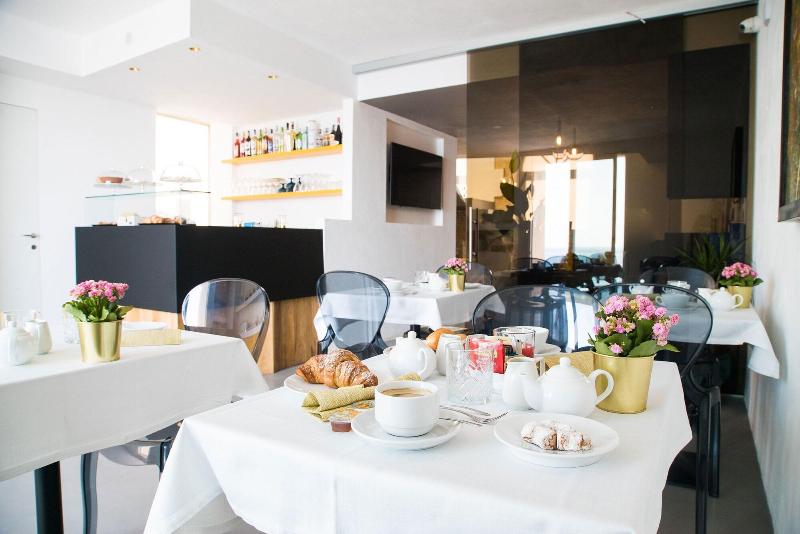 Хостел Re Dionisio Luxury Suites