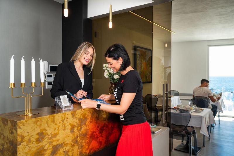 Хостел Re Dionisio Luxury Suites