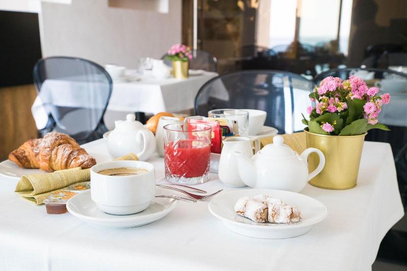 Хостел Re Dionisio Luxury Suites