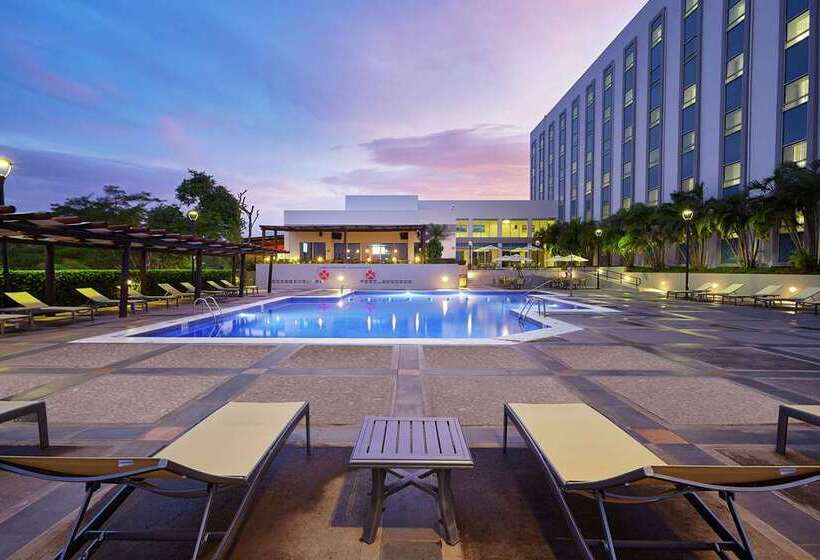 هتل Doubletree By Hilton Managua