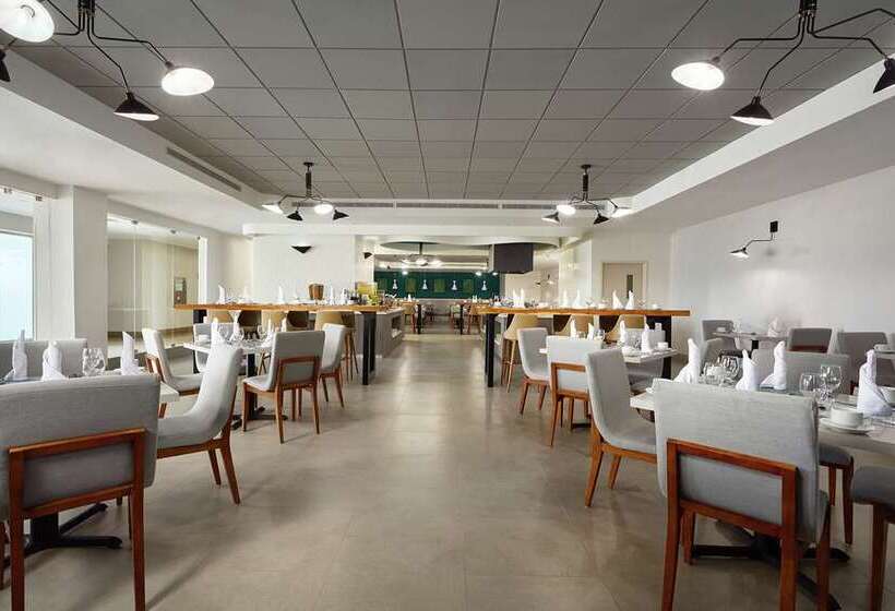 هتل Doubletree By Hilton Managua