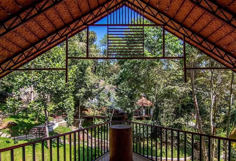 ホテル Edakkal Village Resort