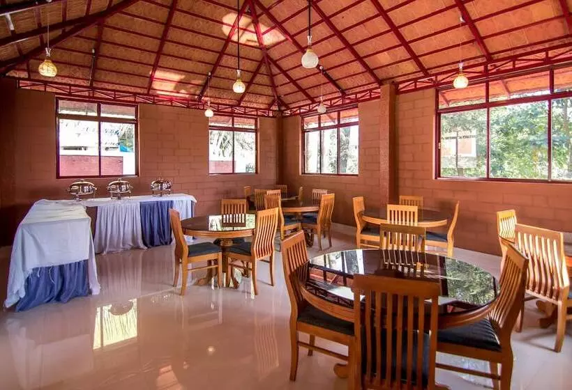 ホテル Edakkal Village Resort
