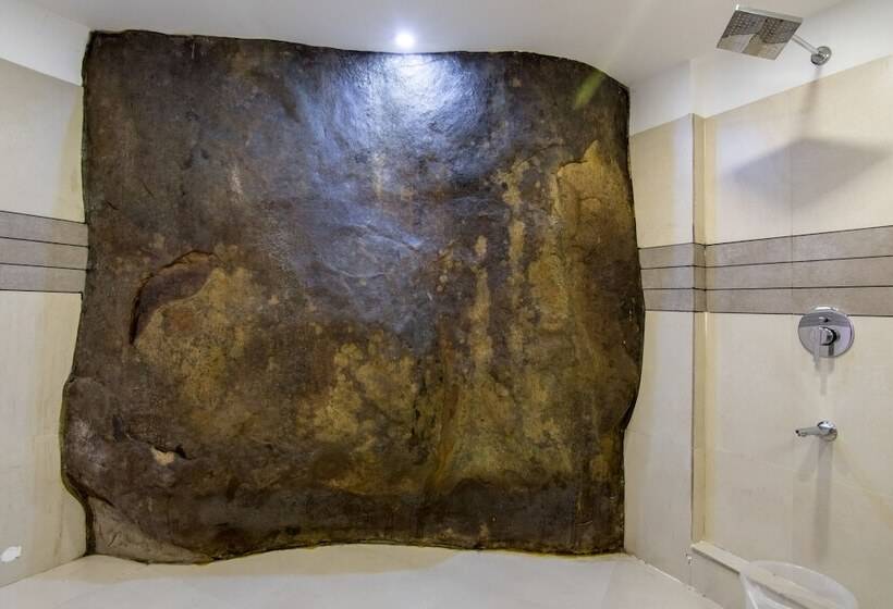 Отель Edakkal Village Resort