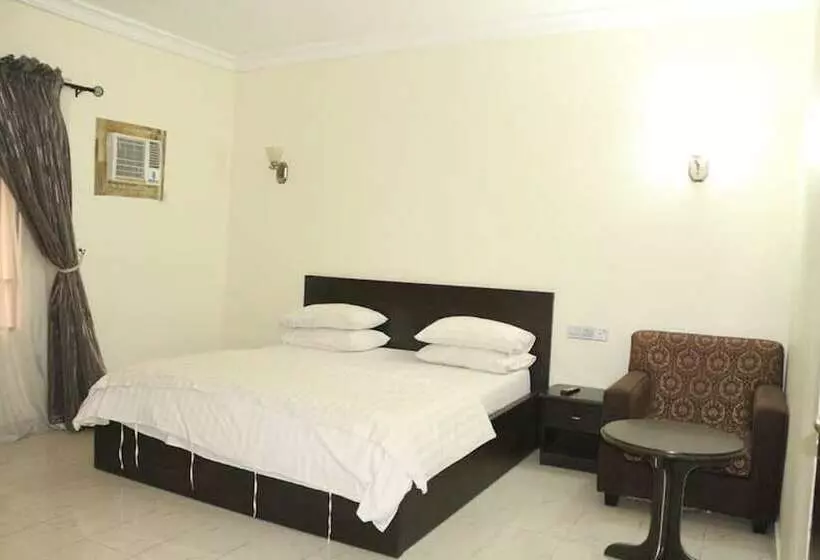 هتل Michelle Suites