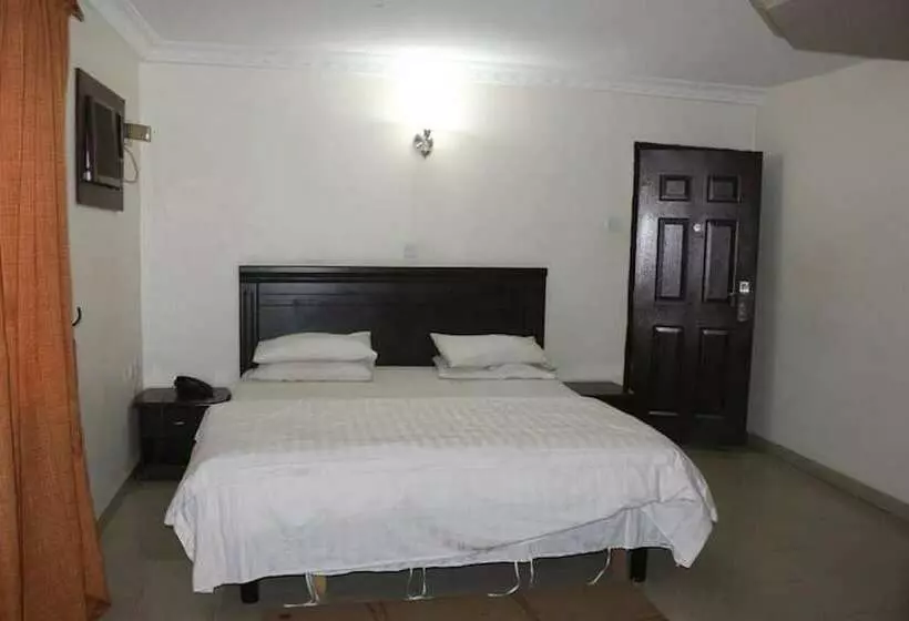 هتل Michelle Suites