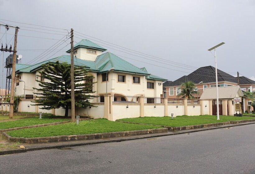 هتل Michelle Suites