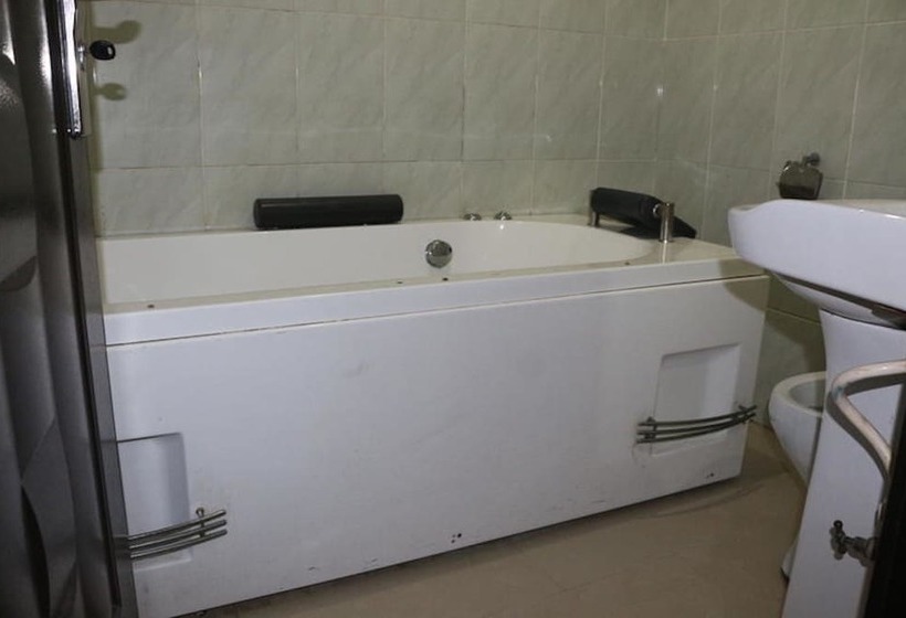 هتل Michelle Suites