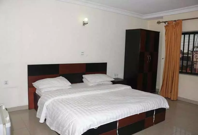هتل Michelle Suites