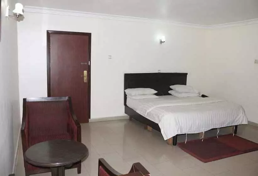 هتل Michelle Suites