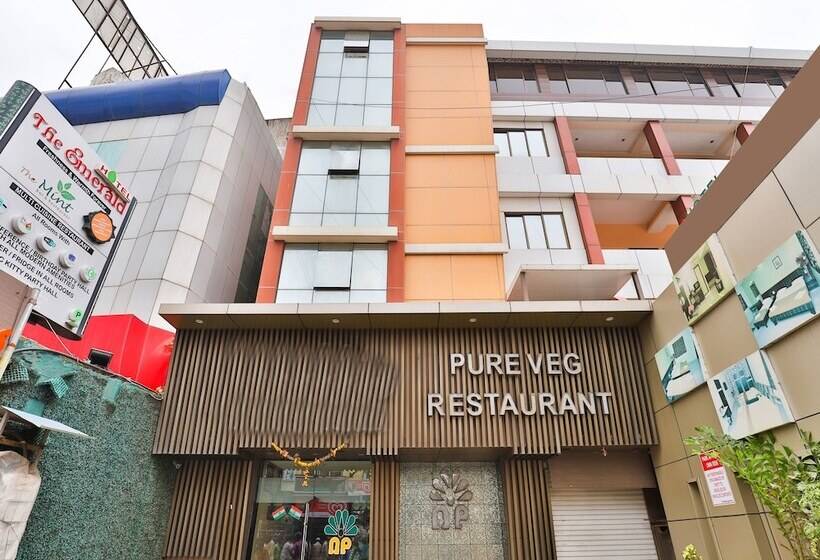 Hotelli Nana's Palace