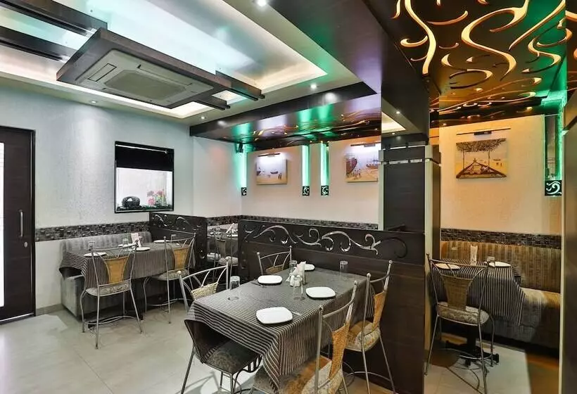 Hotelli Nana's Palace