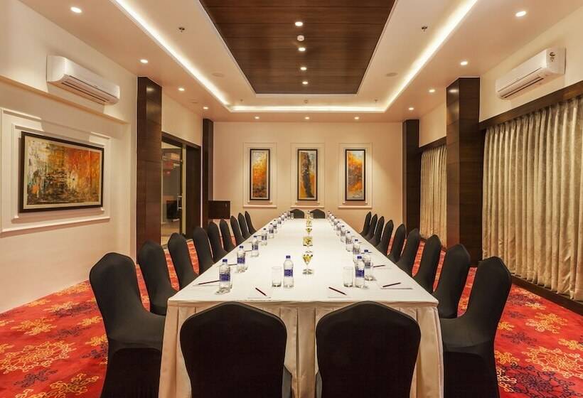 Red Fox By Lemon Tree Hotels, Alwar