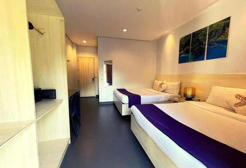 בית מלון כפרי Treetop Suites