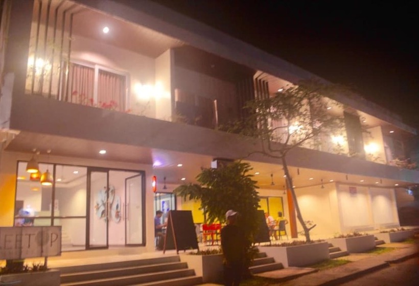 בית מלון כפרי Treetop Suites