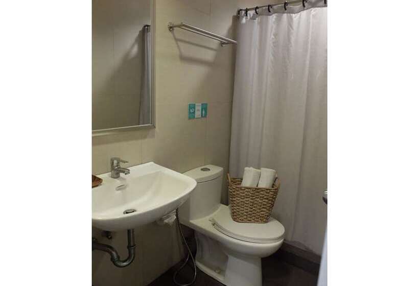 בית מלון כפרי Treetop Suites