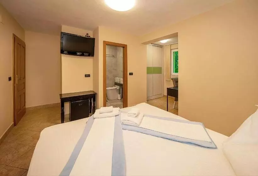ペンション Bed & Breakfast Villa Terezija