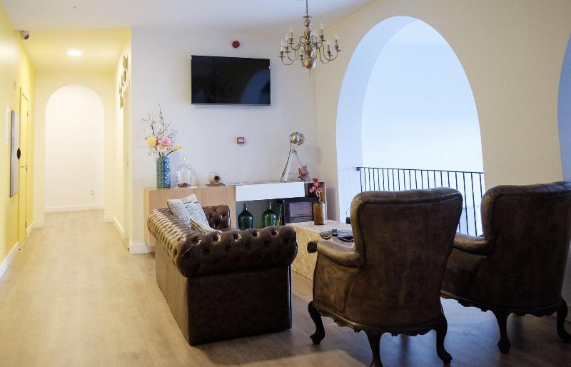 Пансион Hi Go Hostel & Suites