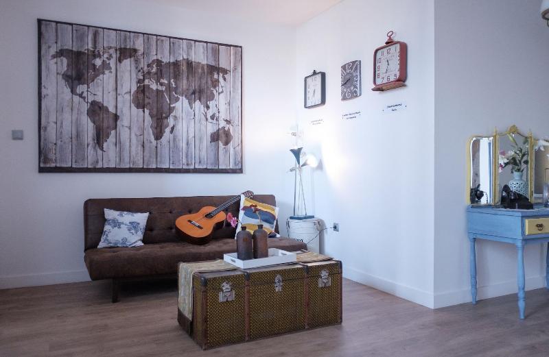 Пансион Hi Go Hostel & Suites