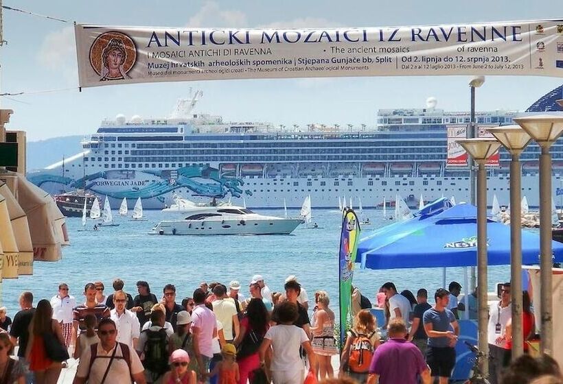 پانسیون Mk Luxury Rooms