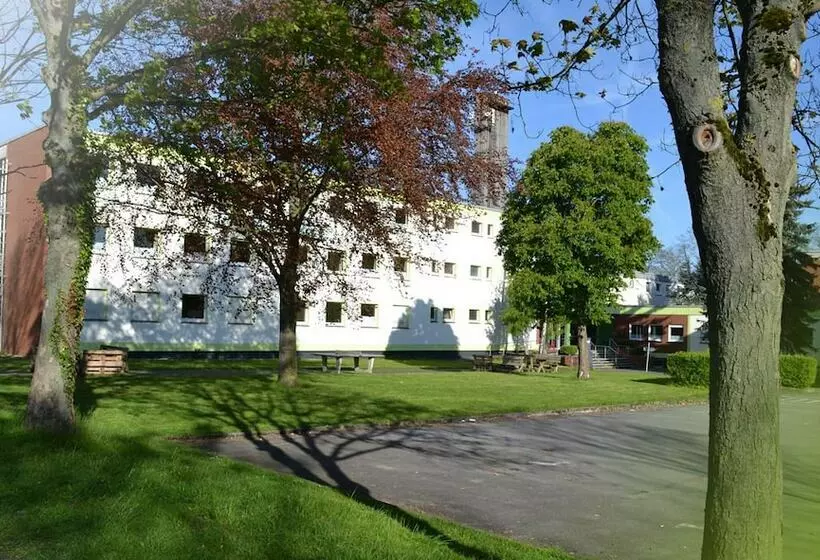 Retkeilymaja Gästehäuser Neue Birken