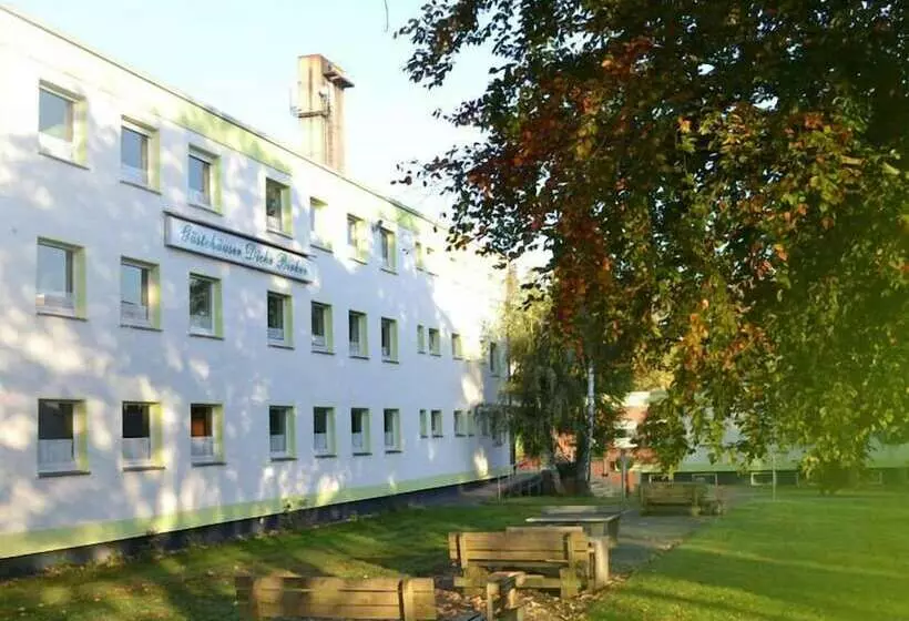 Retkeilymaja Gästehäuser Neue Birken