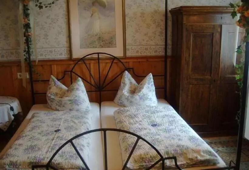 ホテル Alte Schreinerei Auberge Harlekin