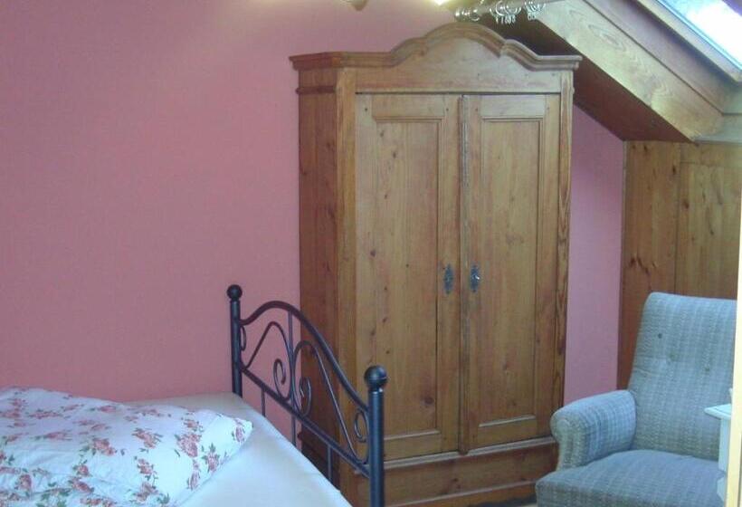 هتل Alte Schreinerei Auberge Harlekin