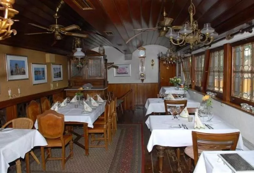ホテル Alte Schreinerei Auberge Harlekin