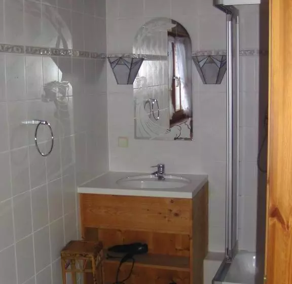 ホテル Alte Schreinerei Auberge Harlekin