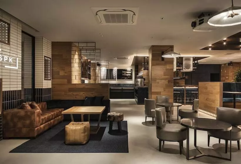 Bespoke Hotel Shinsaibashi