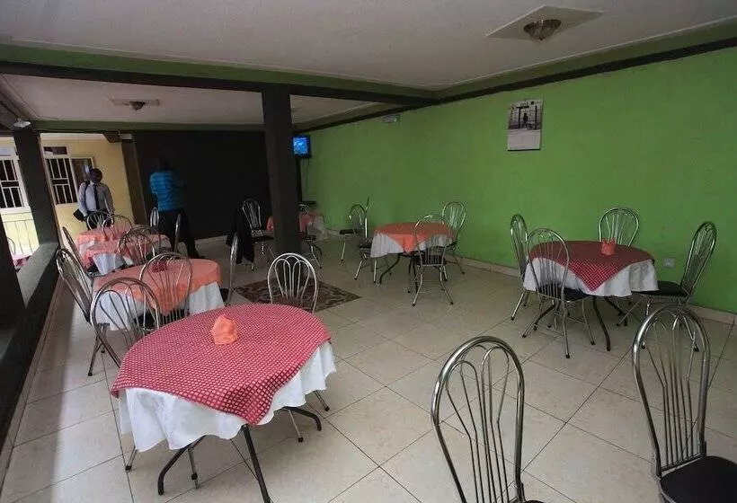 هتل La Voisina
