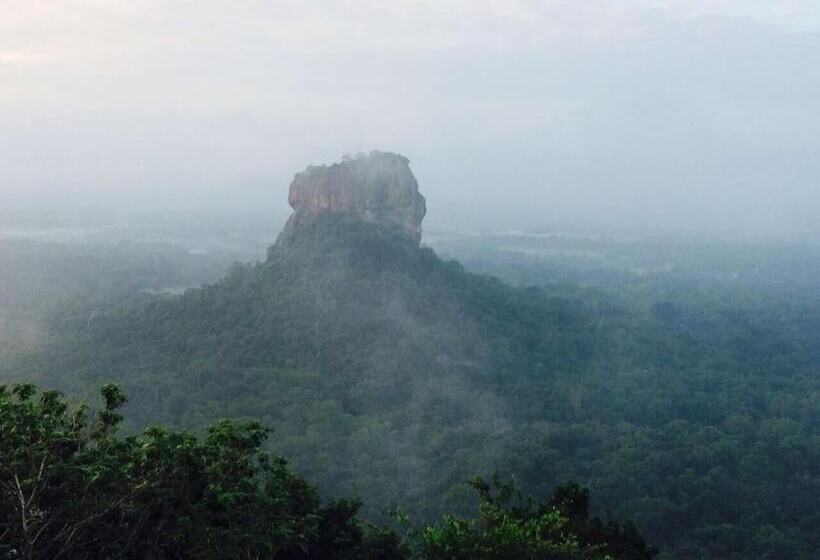 Hotelli New Sigiri Terrace