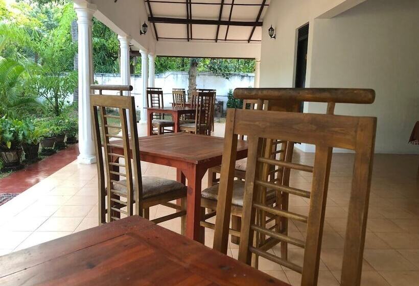 Hotelli New Sigiri Terrace