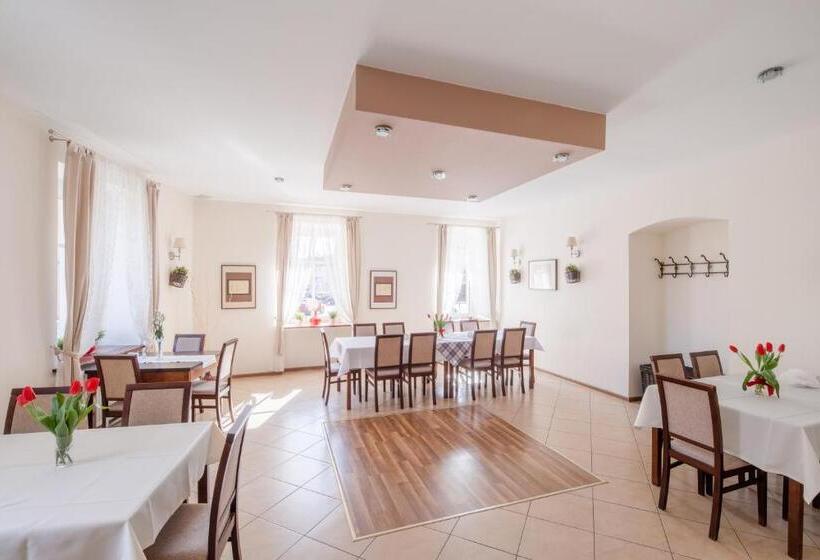 فندق Pod Jeleniem