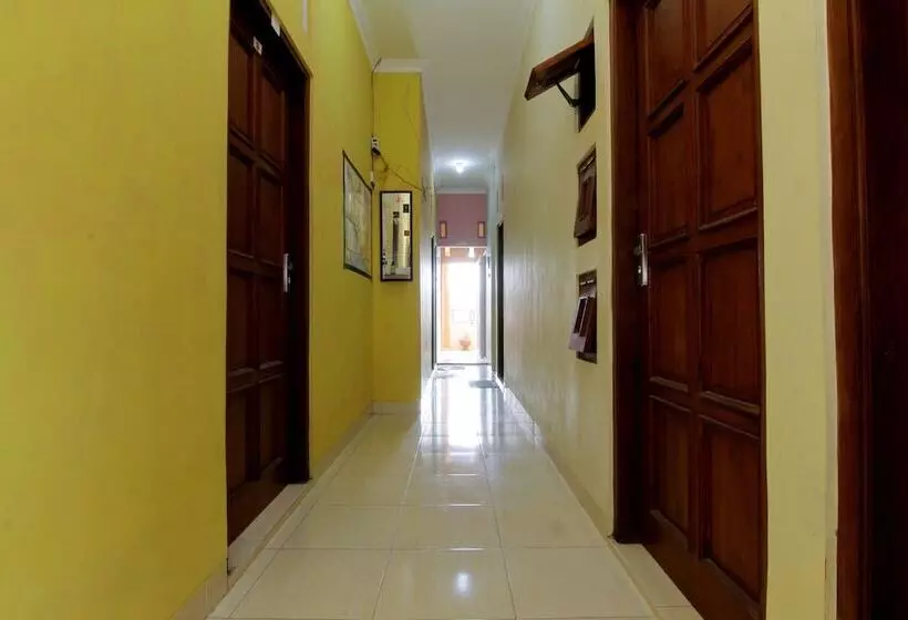 Retkeilymaja Griya Ardafa