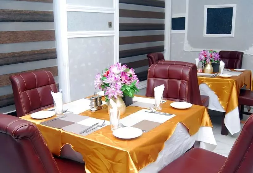 Glo Ran Hotel And Event Place