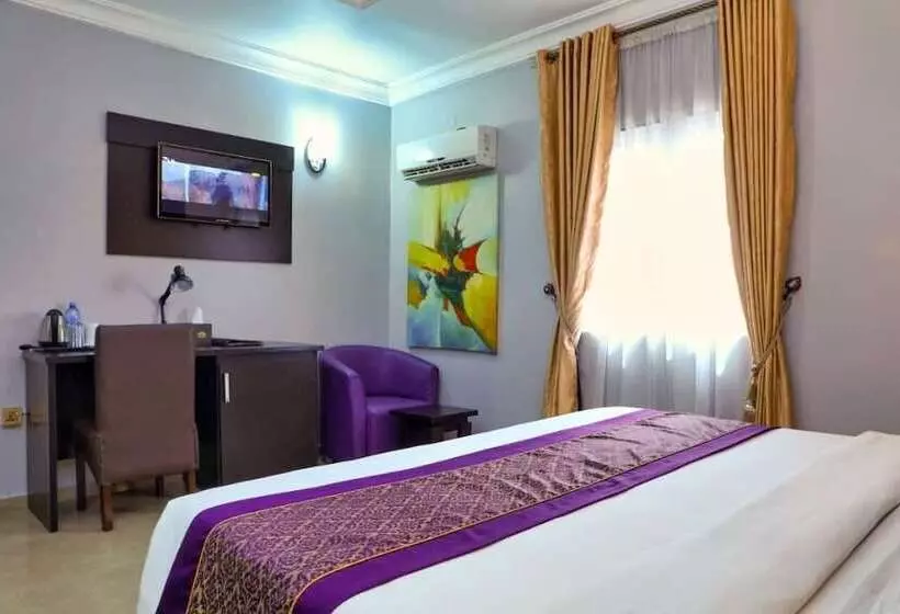 Glo Ran Hotel And Event Place