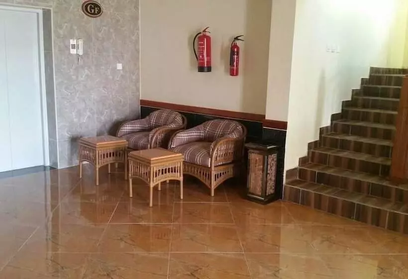 هتل Jambo Travellers