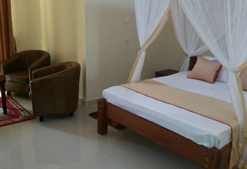 هتل Jambo Travellers