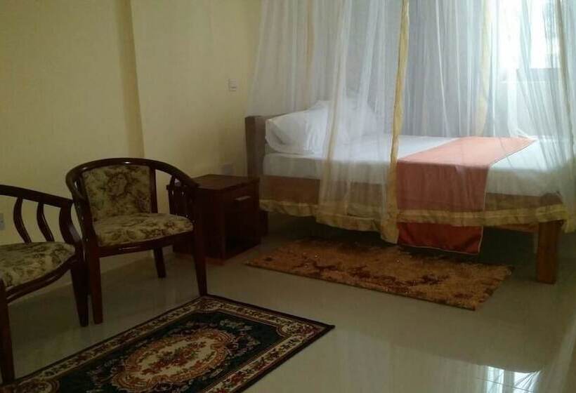 هتل Jambo Travellers