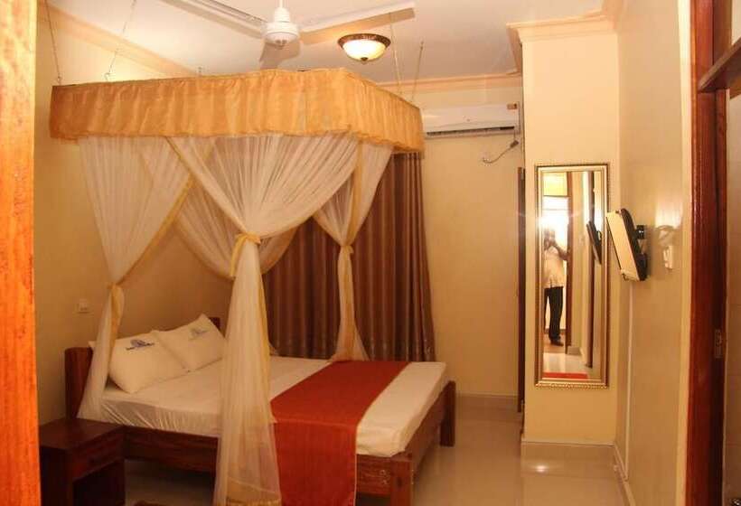 هتل Jambo Travellers